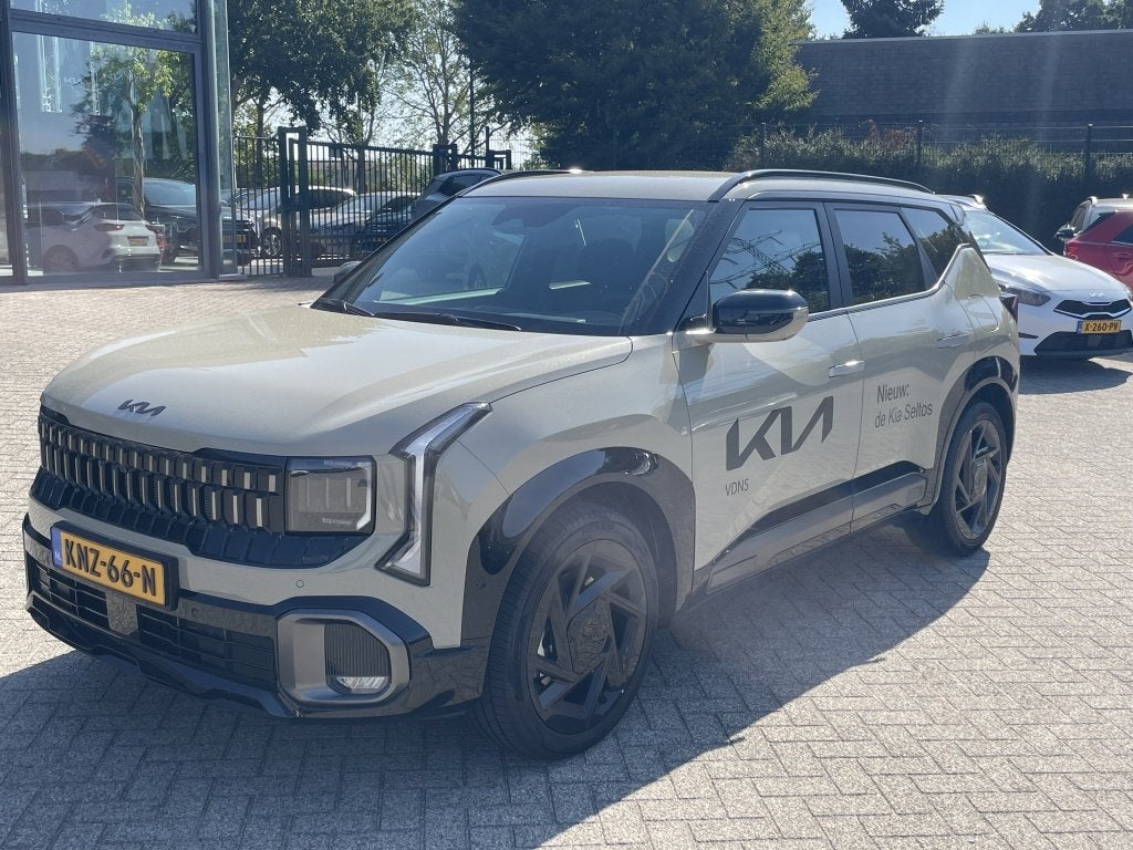 Kia Seltos 1.6 GDi Hyb. X-Line (bj 2026, semi-automaat), Auto's, Kia, Automaat, Gebruikt, 4 cilinders, Bruin