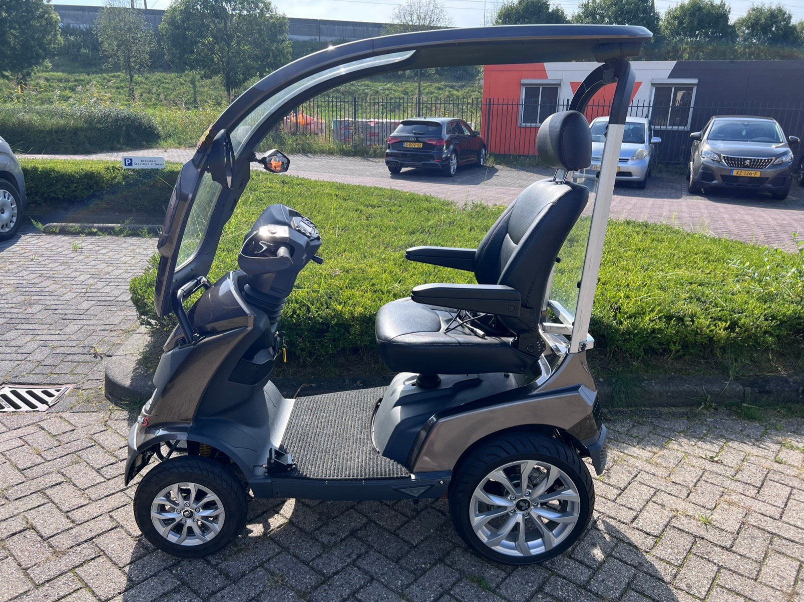 Overdekte scootmobiel met voetgas, eerste eigenaar, Ophalen, Gebruikt, Drive, 16 km/u of meer