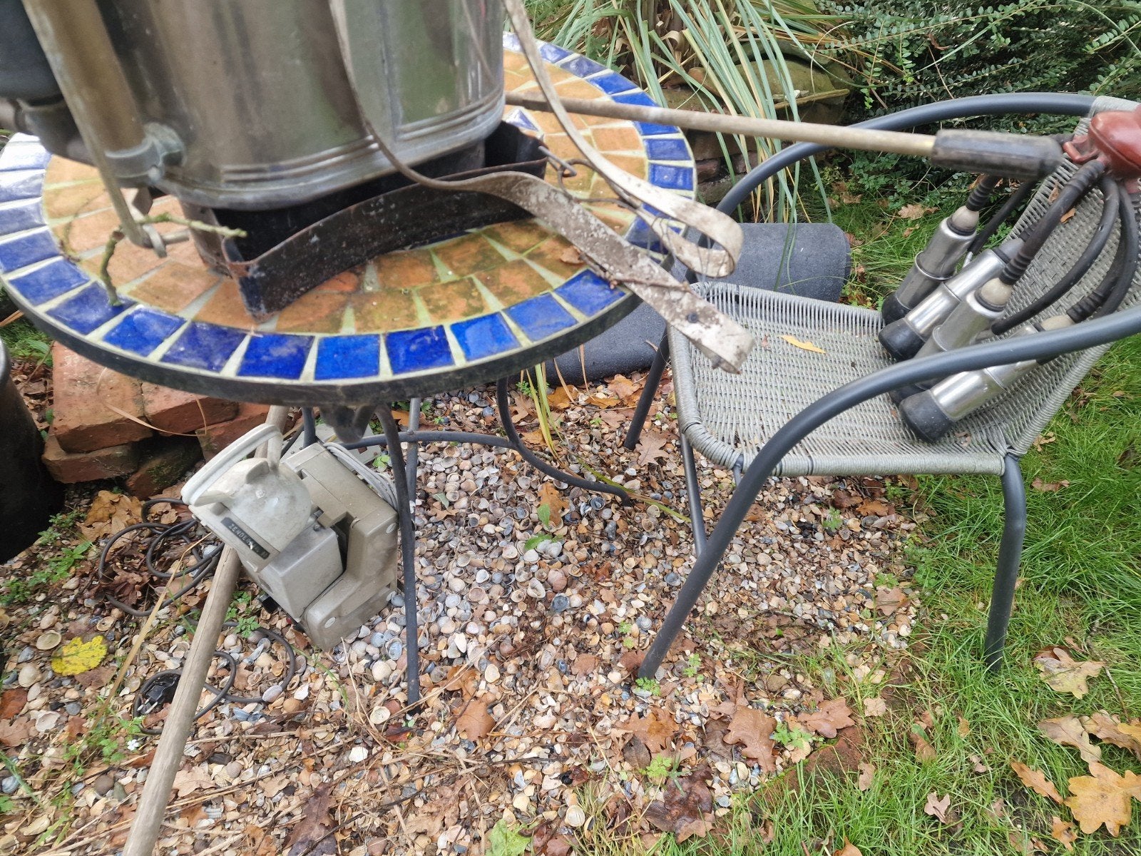 Tuintafeltje: Rond met mozaiek, Rond, Ophalen of Verzenden, Zo goed als nieuw, Nb