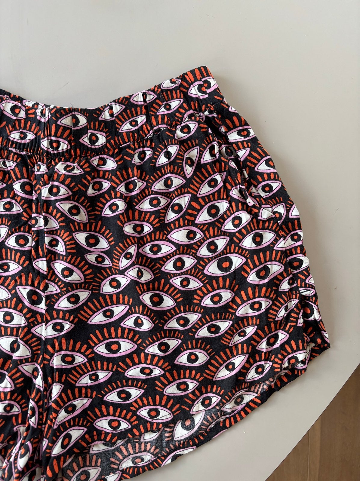 Monki luchtige korte broek met ogenprint maat S, Kort, Meerkleurig, Ophalen of Verzenden, Zo goed als nieuw