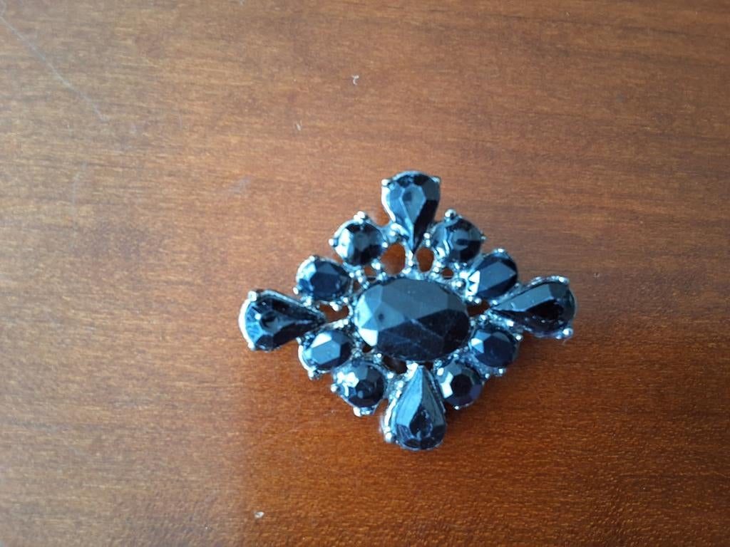 Vintage Zwarte Broche met Kristallen, Met kristal, Overige materialen, 4 tot 7 cm, Gebruikt