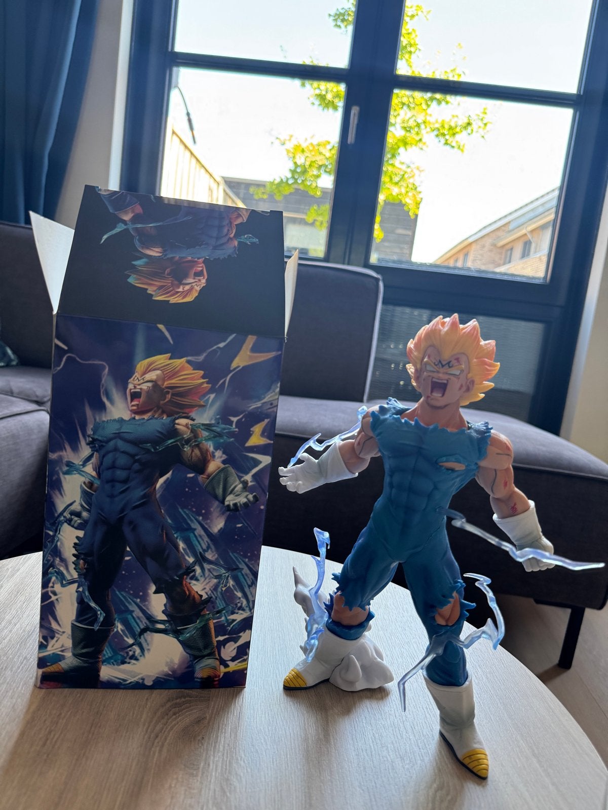 Dragon Ball Z Super Saiyan Vegeta Figuur - 25x14x11.5cm, Ophalen of Verzenden, Zo goed als nieuw