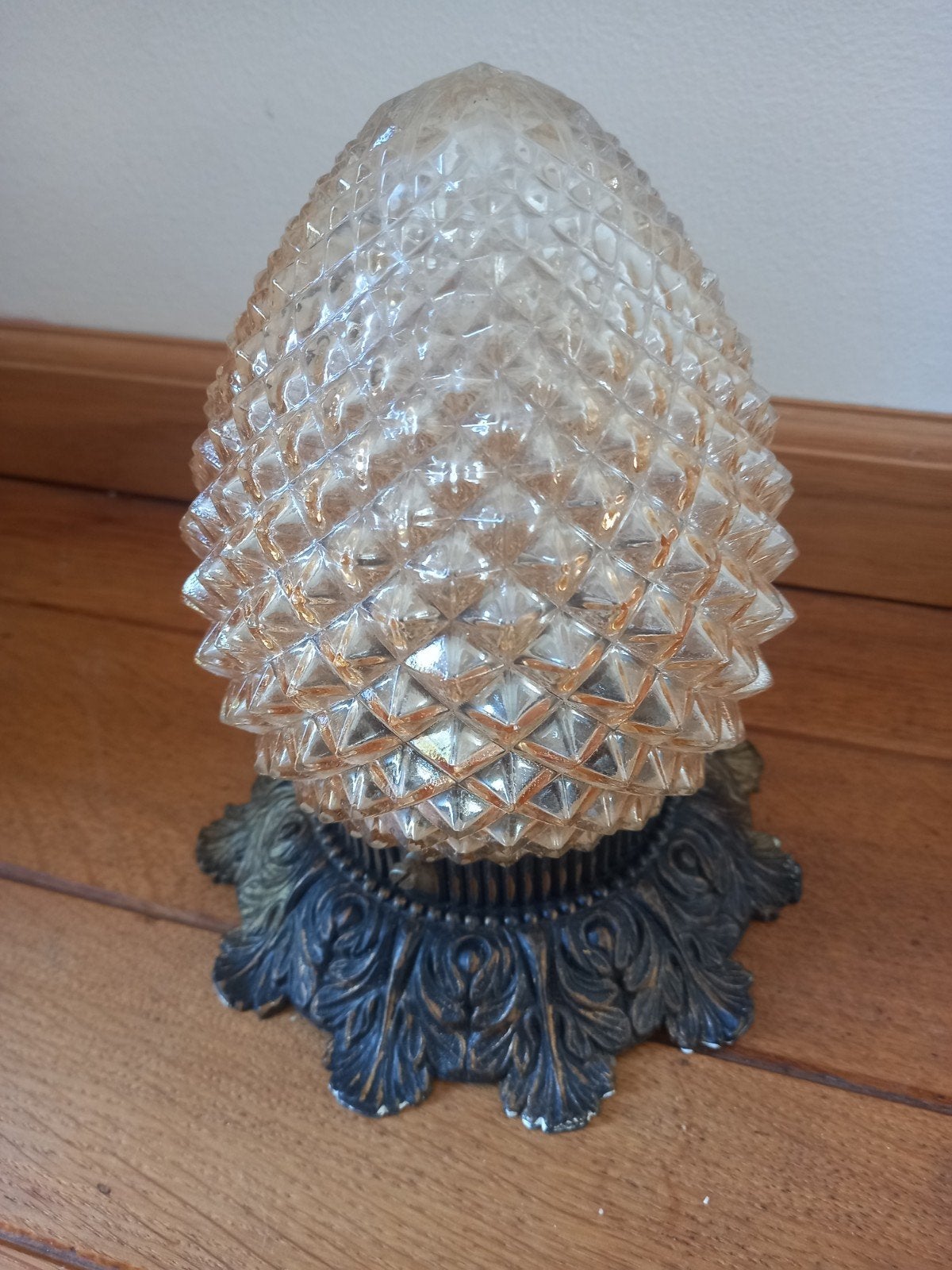 Vintage Plafonnière met Porseleinen Fitting en Glazen Kap, Ophalen of Verzenden