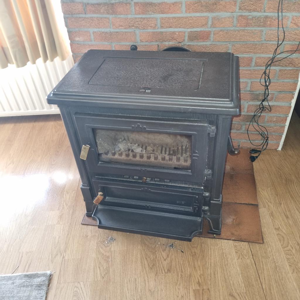 Mooie hout kachel, Huis en Inrichting, Kachels, Ophalen of Verzenden, Zo goed als nieuw, Hout, Houtkachel