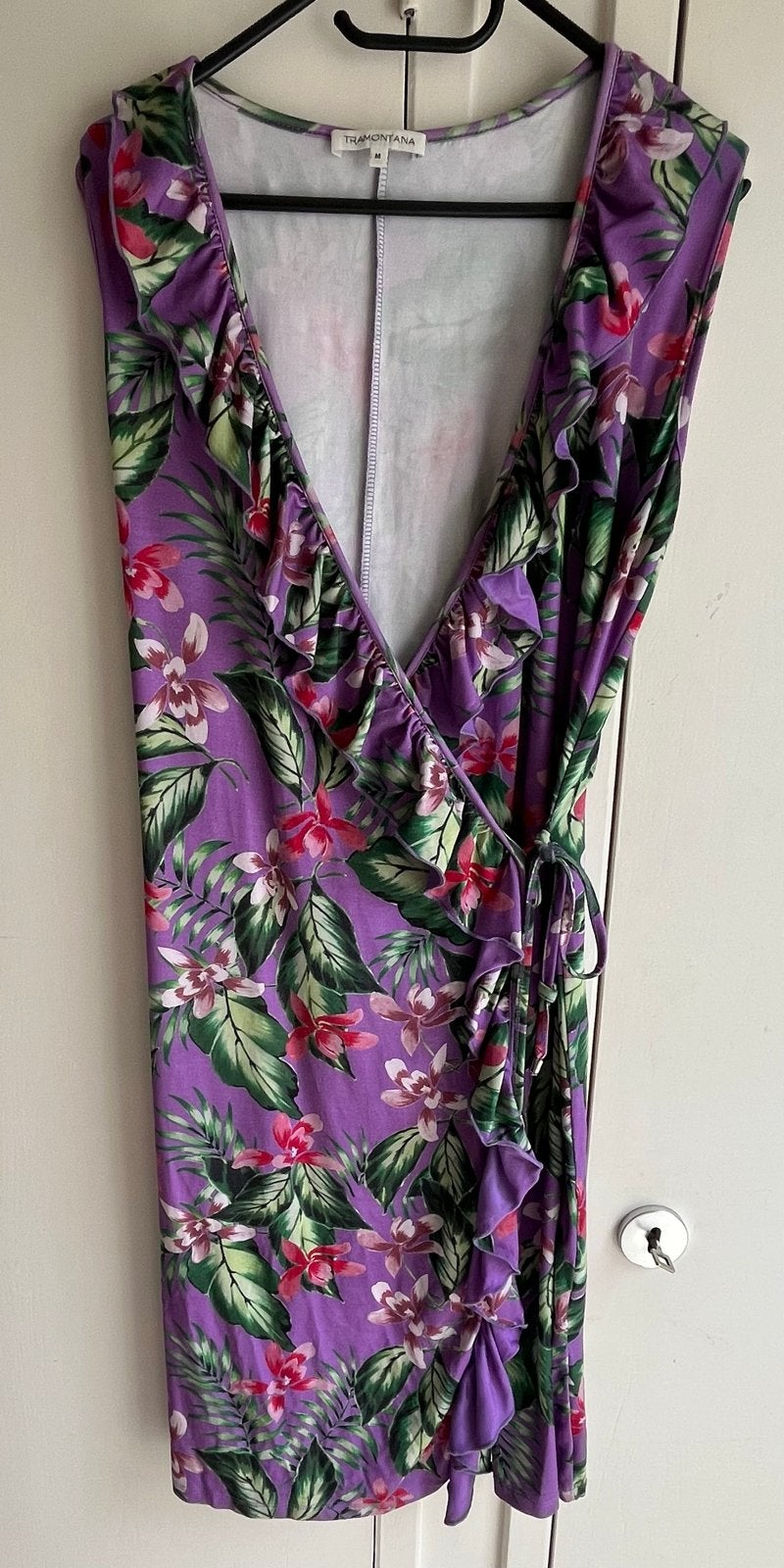 Tramontana paarse bloemen wikkeljurk maat M, Maat 38/40 (M), Paars, Ophalen of Verzenden, Zo goed als nieuw
