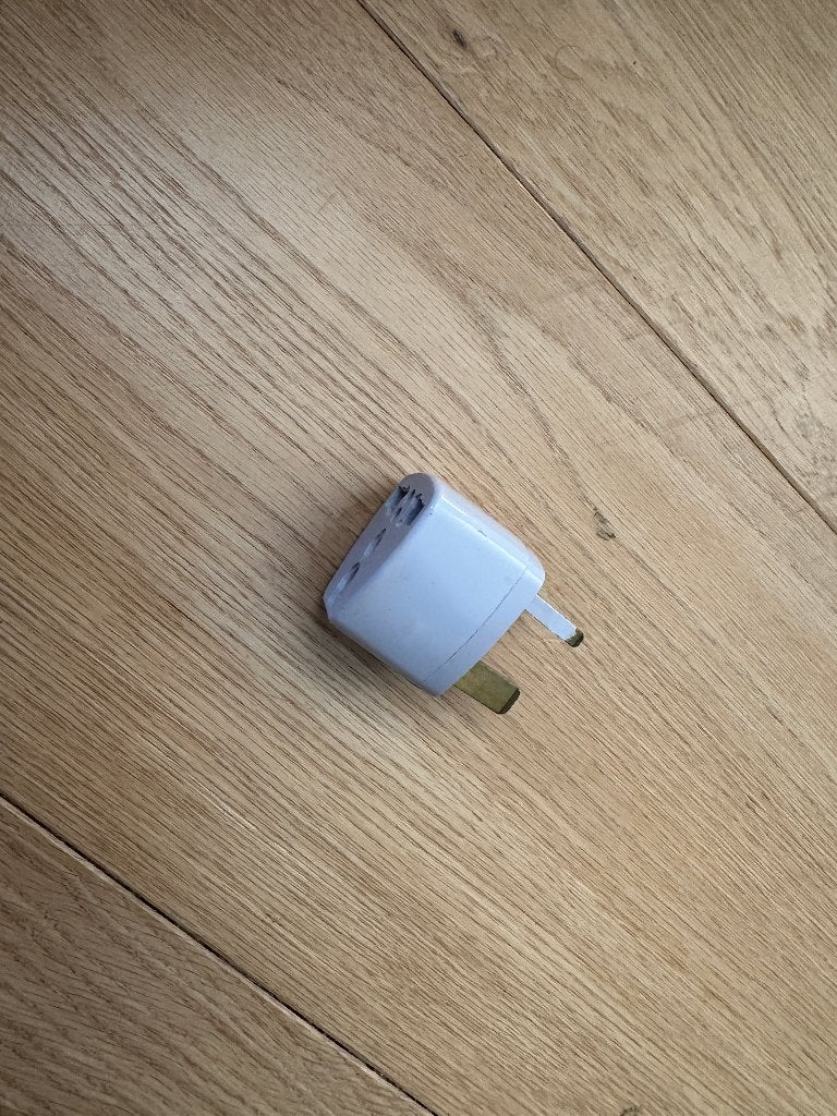 Reisstekker / Wereldstekker naar UK (Engeland adapter), Universeel, Gebruikt, Adapter, Ophalen of Verzenden