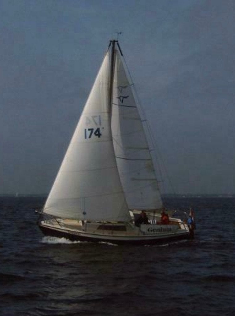 Kievit 680 Goedkoop, zeer compleet, wel wat TLC nodig, Ophalen, 8 pk, Gebruikt, Tourjacht of cruiser