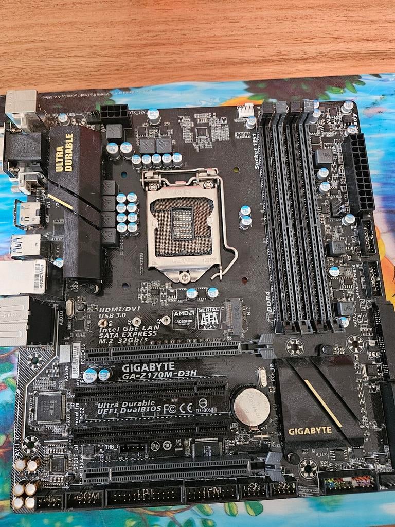 GIGABYTE GA-Z170M-D3H Moederbord - werking onbekend, Computers en Software, Moederborden, Niet werkend, Intel, DDR4, Ophalen of Verzenden