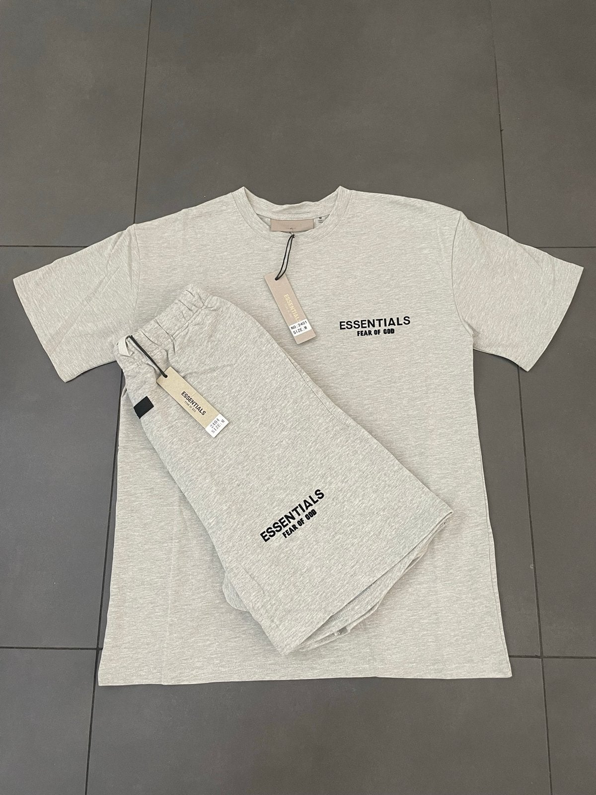 Essentials Fear of God T-shirt en korte broek set Maat L, Ophalen of Verzenden, Zo goed als nieuw, Maat 52/54 (L), Grijs