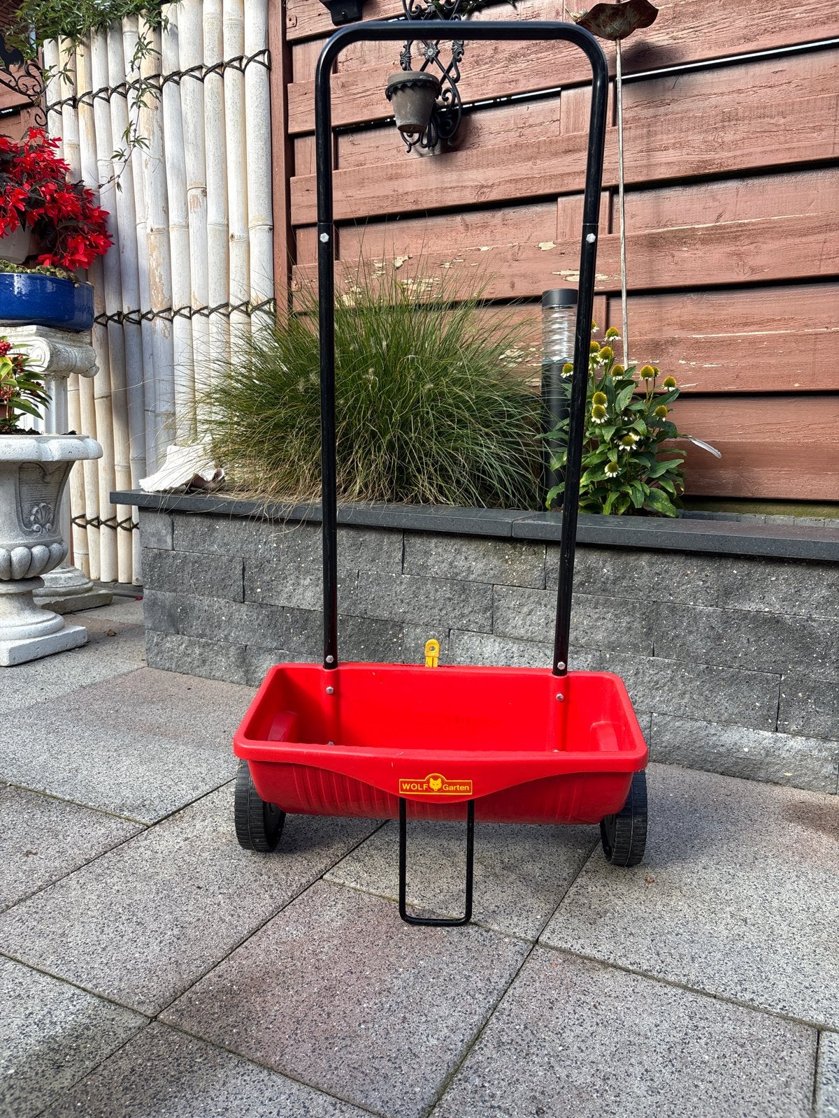 Wolf Garten strooiwagen - Handige strooier voor tuin, Ophalen of Verzenden, Gebruikt