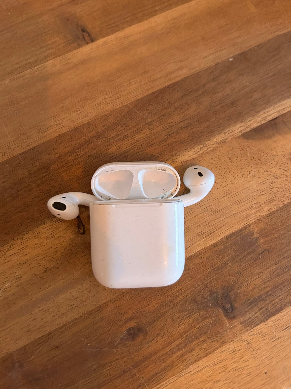 Apple AirPods (1e generatie) met oplaadcase, Ophalen of Verzenden, Gebruikt, Overige typen, Apple