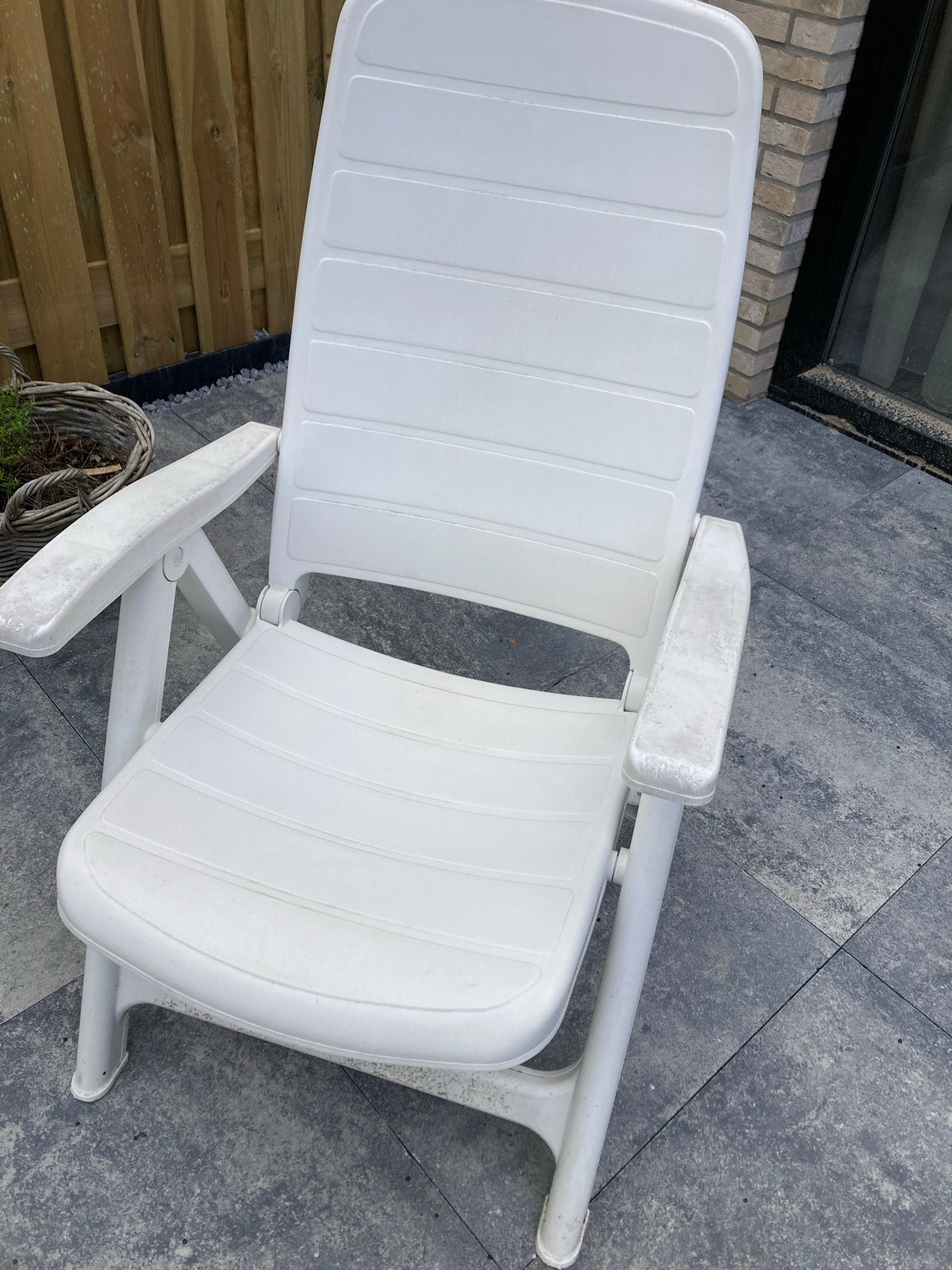 4 stoelen en tafel, 4 zitplaatsen, Kunststof, Gebruikt, Eettafel