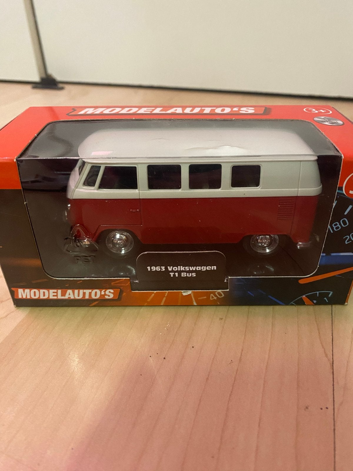 Modelauto: 1963 Volkswagen T1 Bus (nieuw in doos), Ophalen of Verzenden, Nieuw, Overige typen