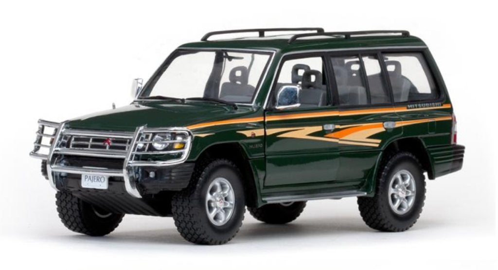 1/18 Mitsubishi Pajero V31LWB 3.5 V6 Sunstar Limited Edition, Ophalen of Verzenden, Nieuw, Auto, Sun Star