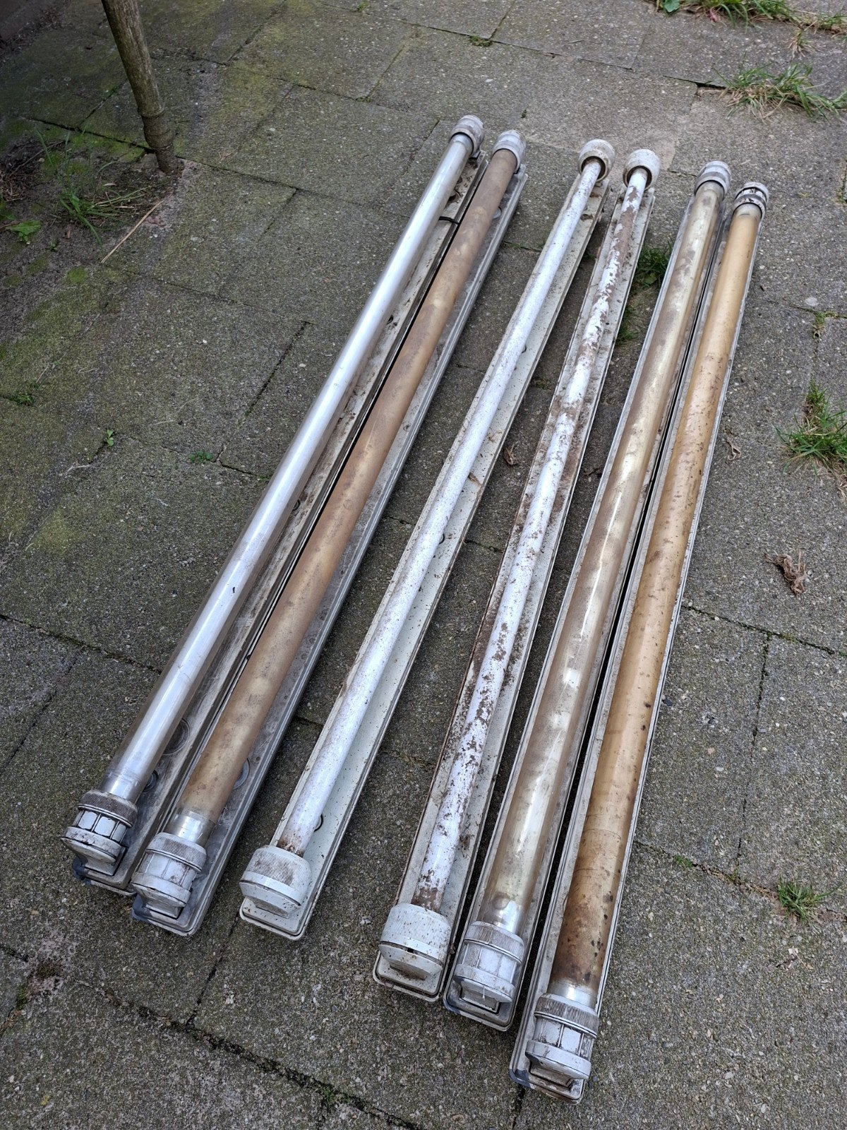 Diverse gebruikte TL-bakken met en zonder bescherming, Ophalen, Gebruikt, TL- en paneelverlichting, Inclusief lichtbron