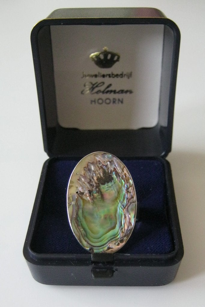 Unieke Vintage zilveren ring met ovale Abalone steen, mt.18., 18 tot 19, Overige kleuren, Ophalen of Verzenden, Zo goed als nieuw