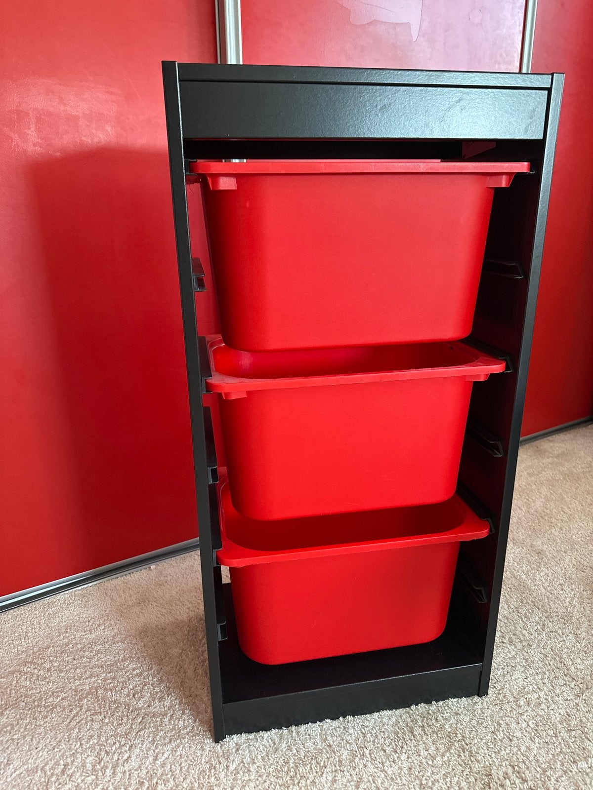 IKEA Trofast Kast met rode bakken, Kinderen en Baby's, Kinderkamer | Commodes en Kasten, Ophalen, Gebruikt, Minder dan 50 cm, 90 tot 105 cm