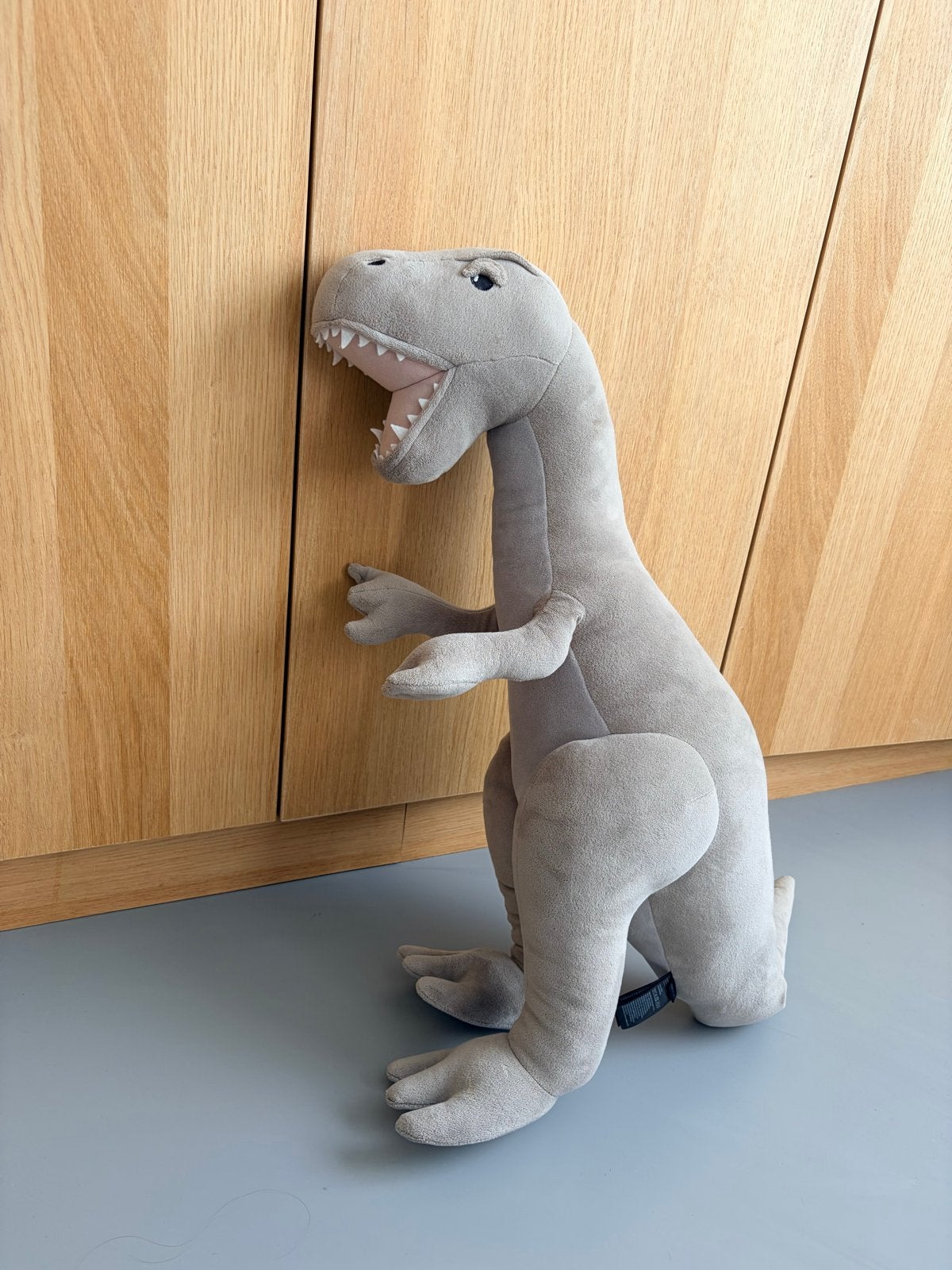 H&M Grote grijze dinosaurus knuffel - T-Rex, Ophalen, Dinosaurus, Grijs, Zo goed als nieuw