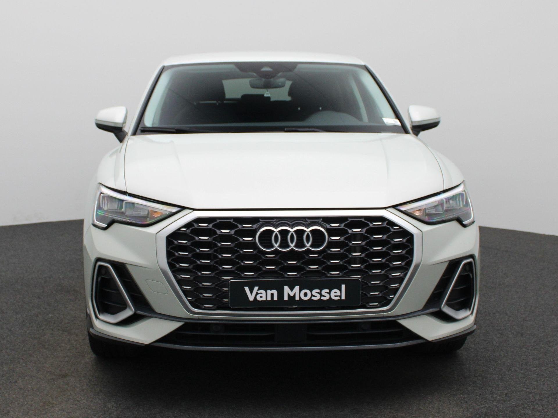 Audi Q3 Sportback 45 TFSI e S Edition | Apple Carplay / Andr, 12 maanden, Gebruikt, Hybride Elektrisch/Benzine, 13 kWh