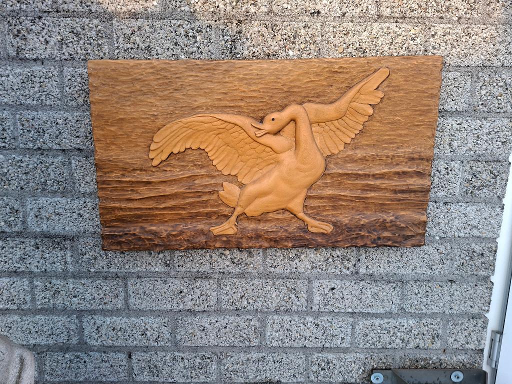 handwerk handgemaakte wandecoratie zwaan, Antiek en Kunst, Ophalen of Verzenden, Handgemaakt, Houtsnijwerk
