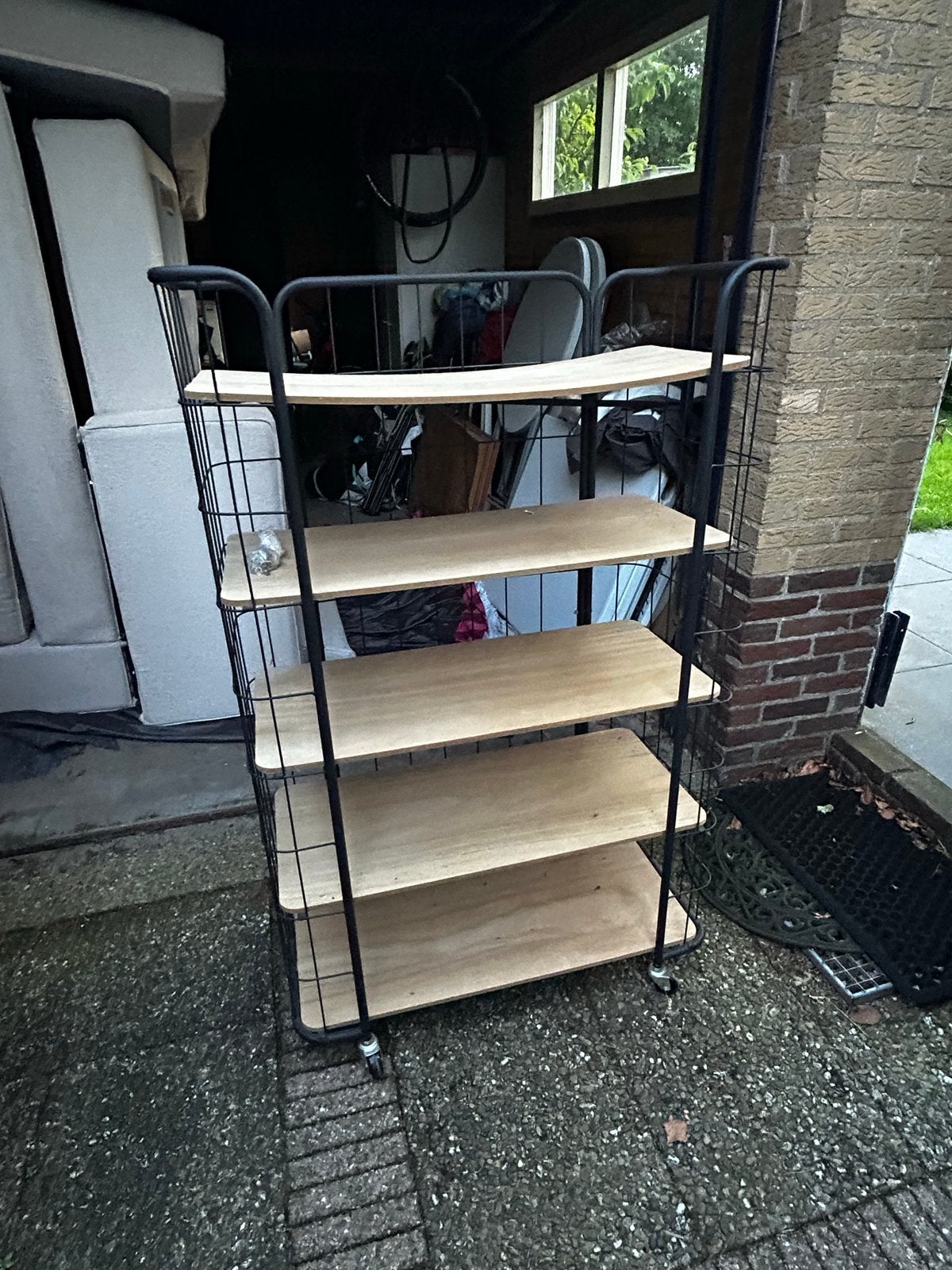 Zwart metalen rek met houten planken op wieltjes, Ophalen, Gebruikt