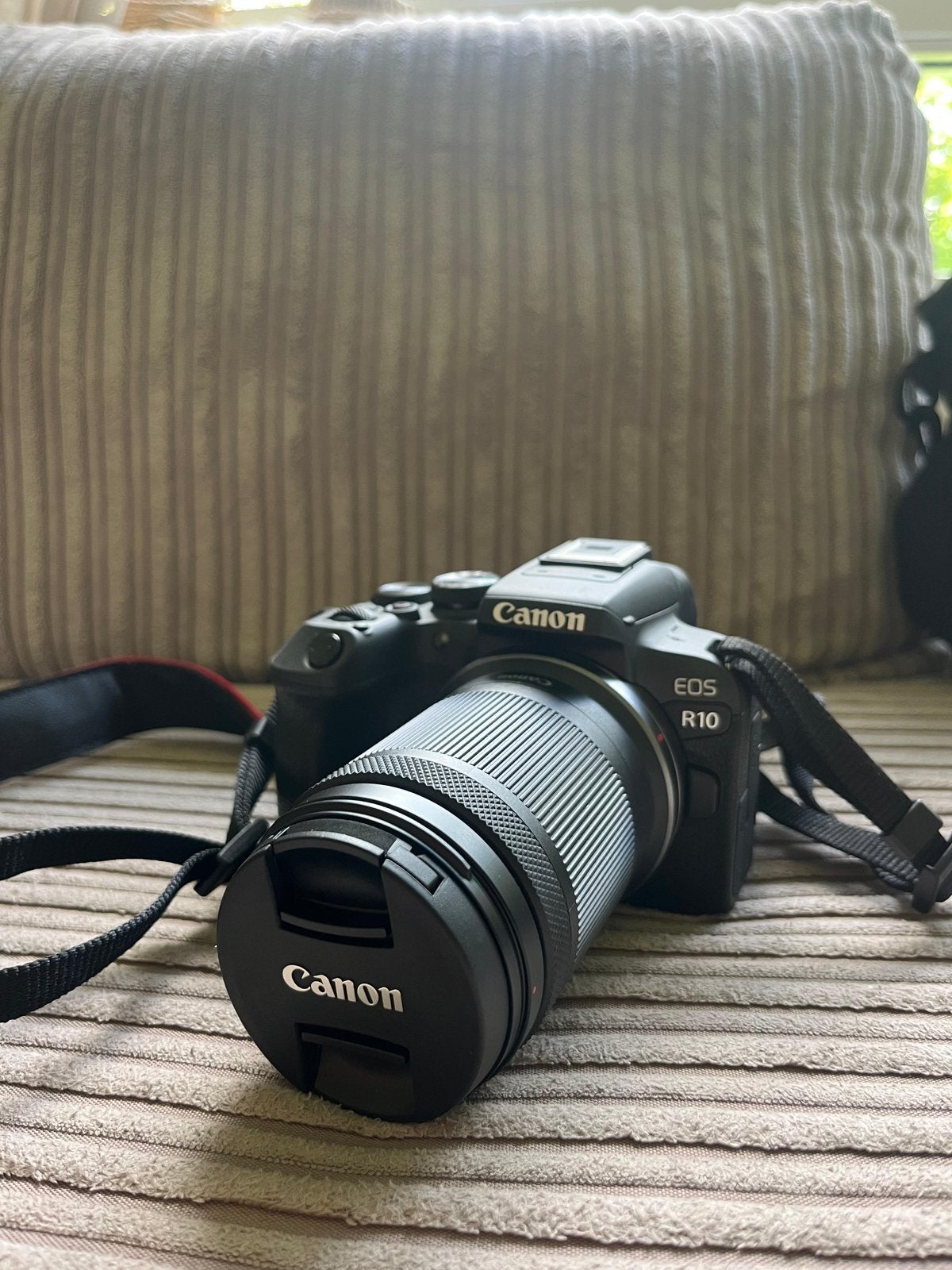 Canon EOS R10 + 18-50mm lens, Ophalen, Canon, Lensdop, Zo goed als nieuw