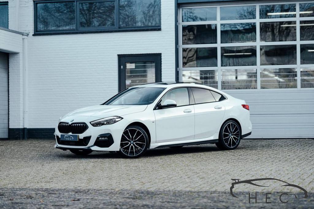 BMW 2-serie Gran Coupé - 218i M sport|Pano|Carplay|Stoelver, Gebruikt, Euro 6, Wit, Bedrijf