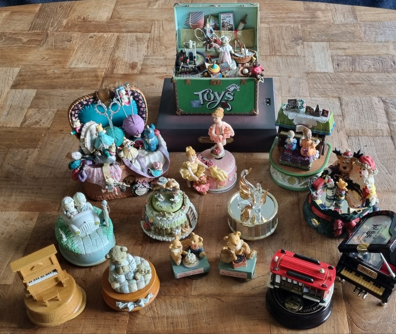 Muziekdoosjes en beeldjes collectie, Ophalen of Verzenden, Zo goed als nieuw