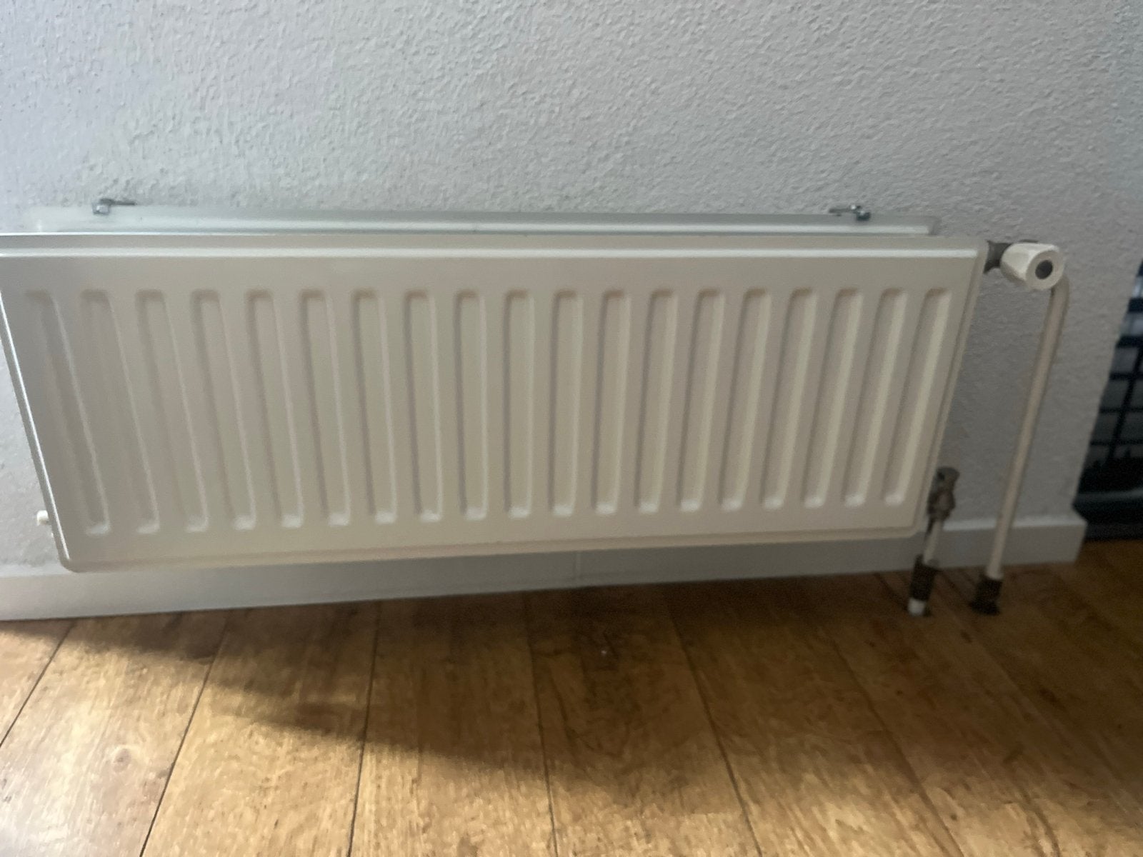 LAATSTE KANS Witte radiator, 80 cm breed, 30 cm hoog, Ophalen, Gebruikt, Minder dan 30 cm, Radiator