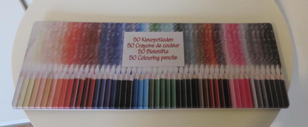 50 kleurpotloden, Verzenden, Gebruikt, Potlood of Stift