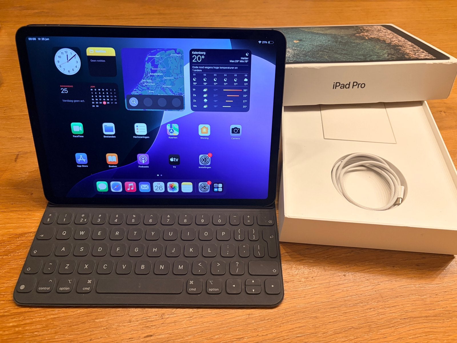 Apple iPad Pro 11 inch 3e gen 256GB WiFi 5G keyboard folio, Apple iPad, 11 inch, Ophalen of Verzenden, Zo goed als nieuw