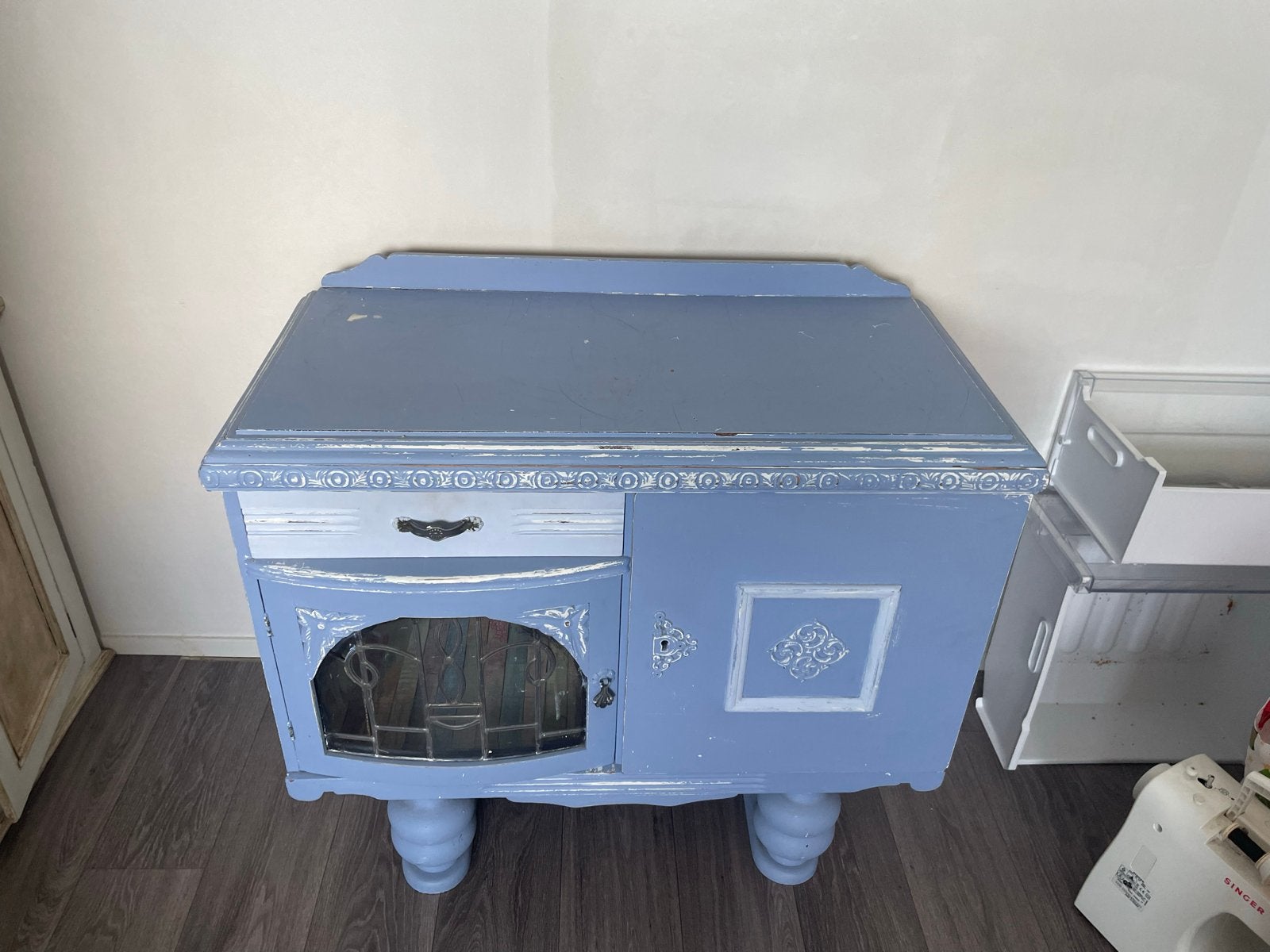 Vintage kastje met glas-in-lood en lade - Blauw, Ophalen