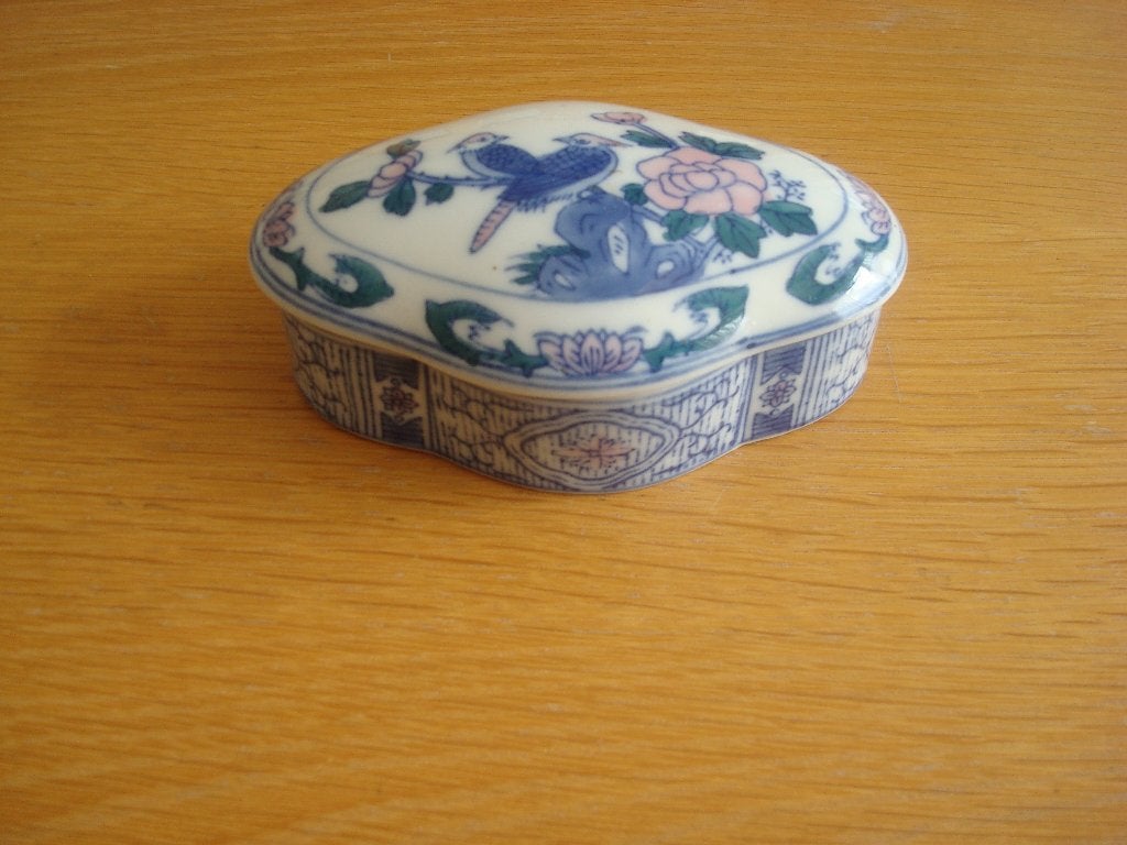 Porseleinen pot met deksel., Ophalen of Verzenden