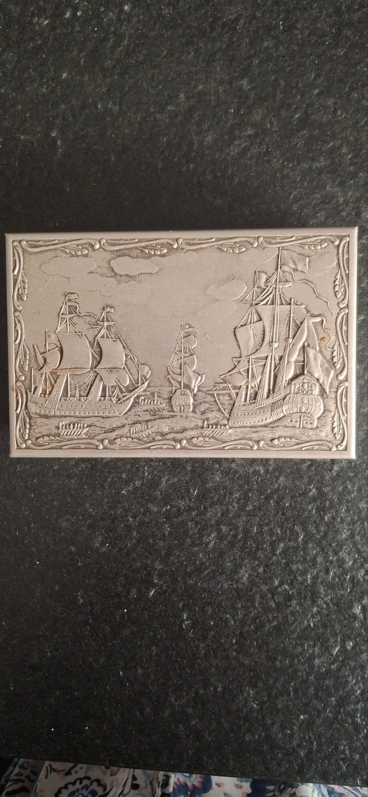 Oude tabaksdoos reliëf maritiem thema, Verzamelen, Ophalen of Verzenden, Gebruikt, Tabaksdoos of Verpakking