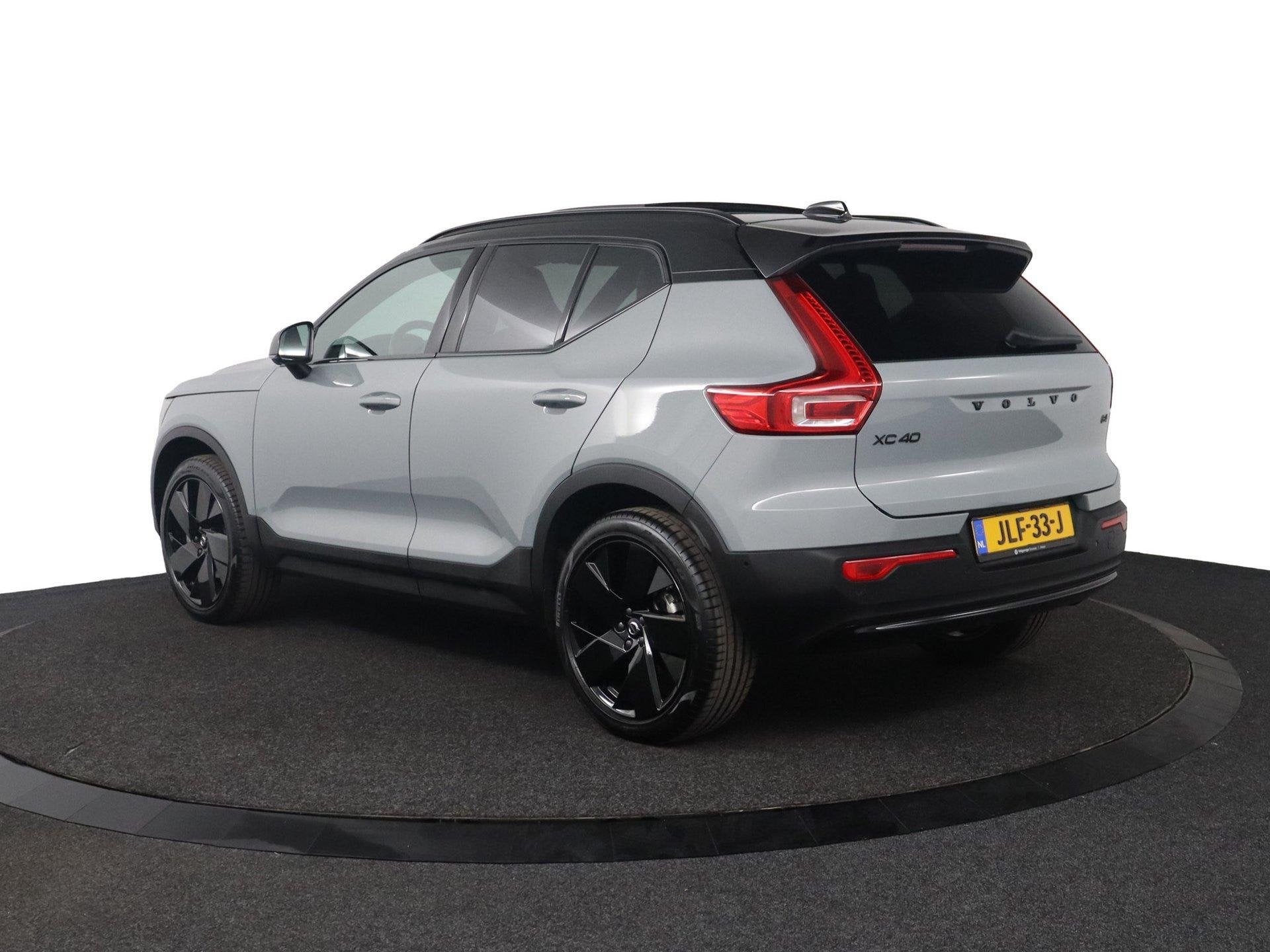 Volvo XC40 2.0 B4 Plus Black Edition |NAP|1e eigenaar|Pano|H, Auto's, Gebruikt, Euro 6, 4 cilinders, Leder en Stof