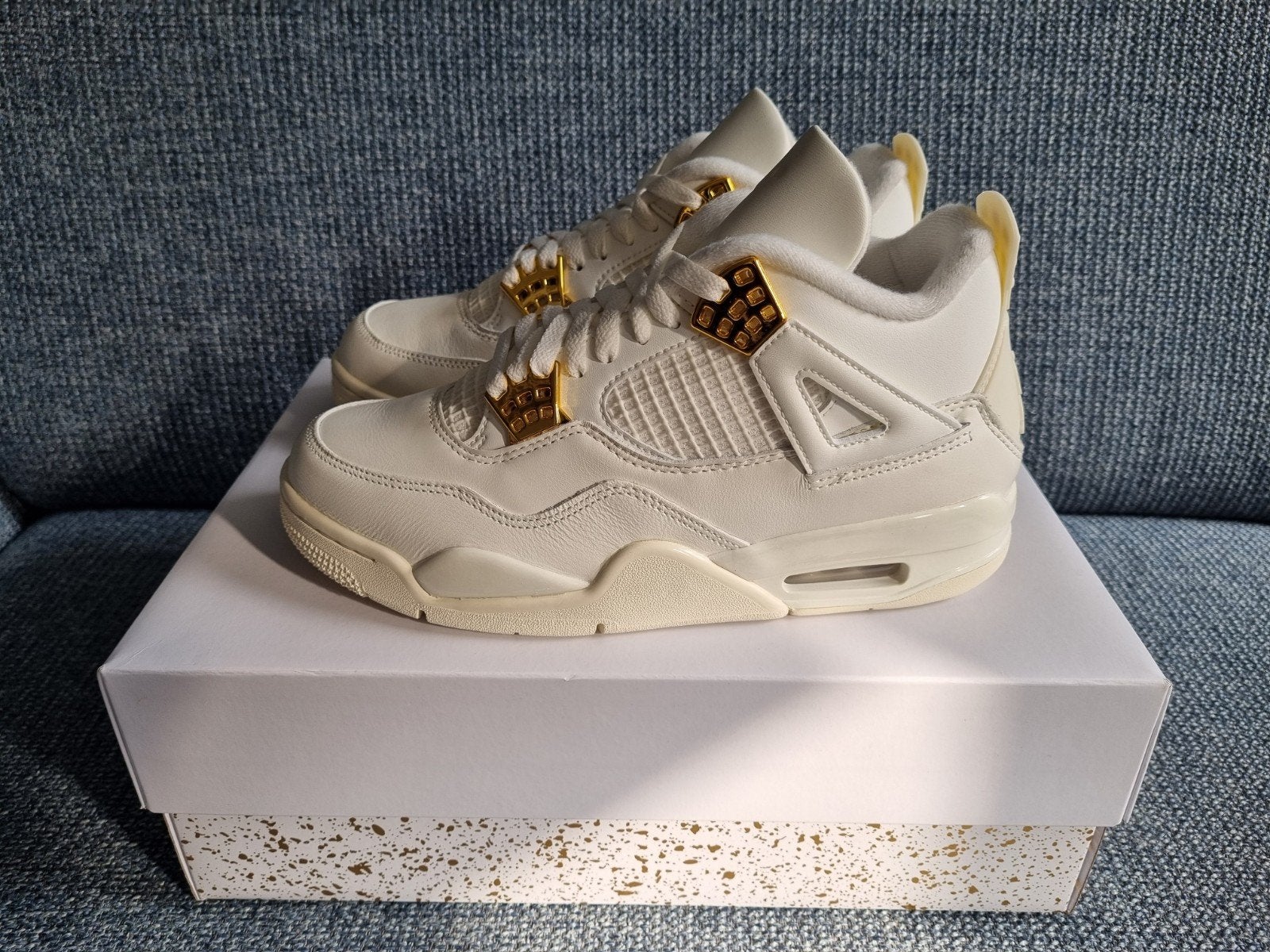 Air Jordan 4 Retro 'Metallic Gold' (W), Wit, Nieuw, Ophalen of Verzenden, Sneakers of Gympen