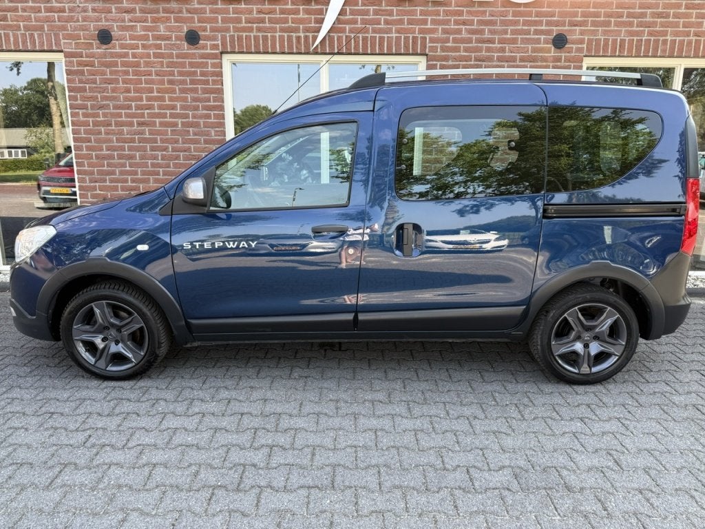 Dacia Dokker 1.2 TCe S&S Ambiance NIEUWE APK / RIJDT GOED /, Auto's, Stof, Gebruikt, 4 cilinders, Blauw