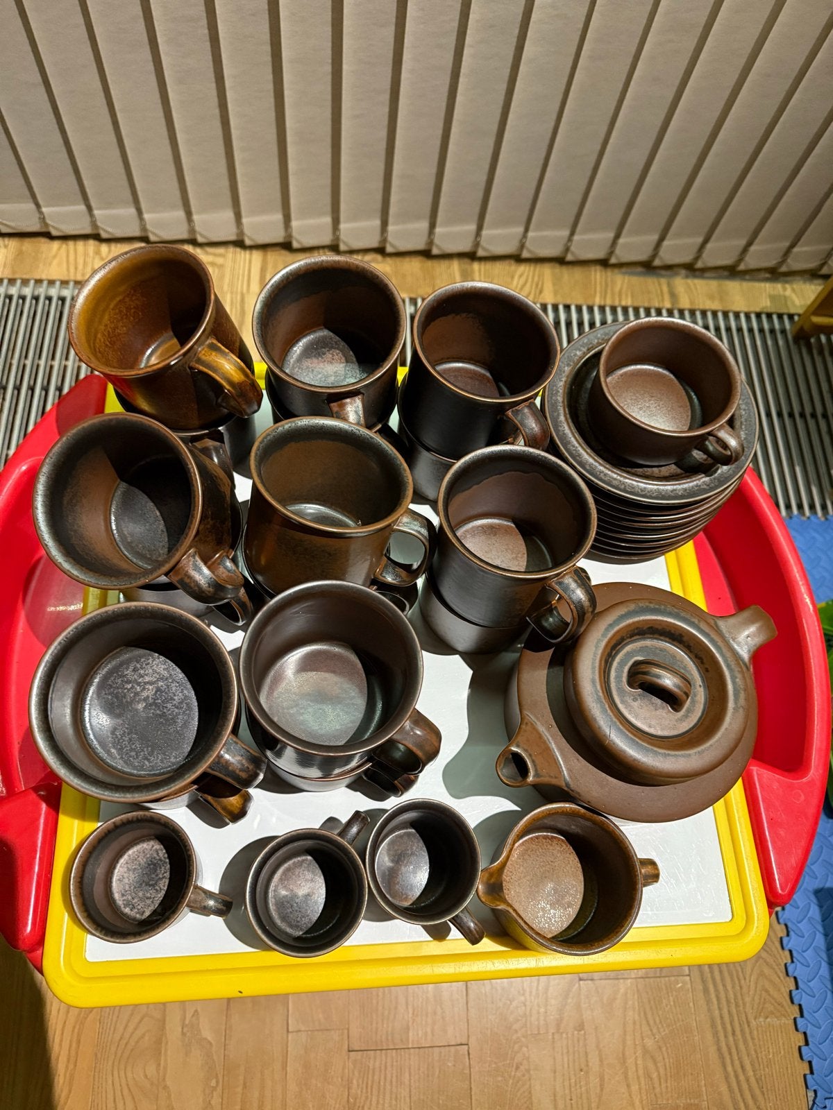 Arabia Ruska servies: kopjes, borden theepot etc, Huis en Inrichting, Ophalen, Gebruikt, Overige merken, Keramiek