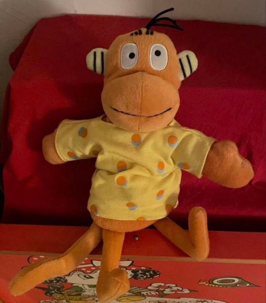 Leuke oranje aap knuffel met geel shirt poppenkastpop 30 cm, Oranje, Overige merken, Overige karakters, Ophalen of Verzenden