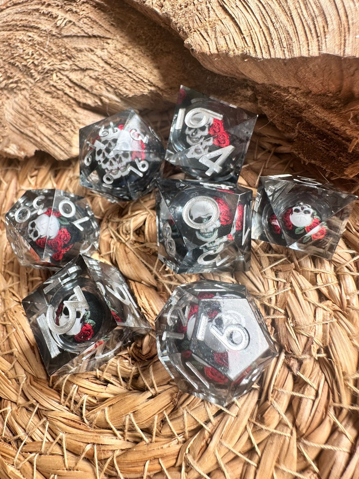 DND Dice / D&D / Doodshoofd / dobbelstenen / liquid / nieuw, Hobby en Vrije tijd, Gezelschapsspellen | Bordspellen, Ophalen of Verzenden
