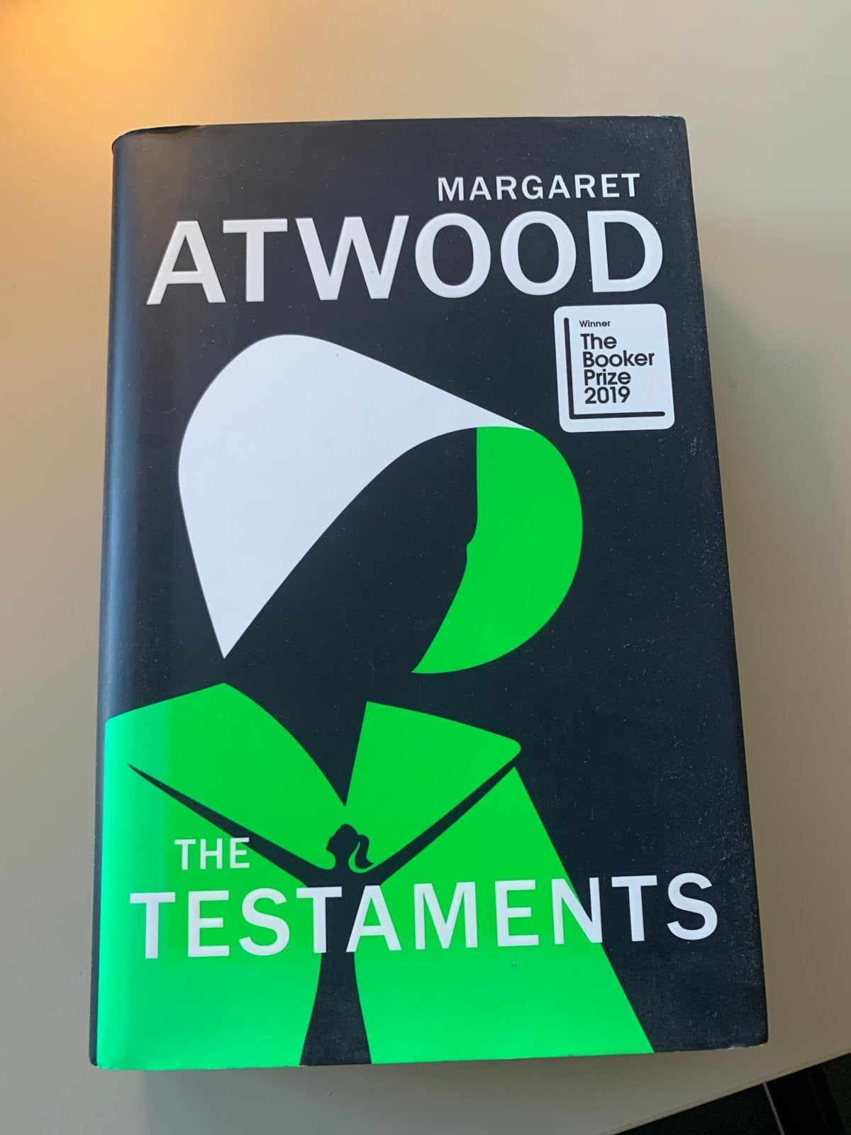 The Testaments - Margaret Atwood (Boeker Prize 2019), Ophalen of Verzenden, Zo goed als nieuw, Europa overig