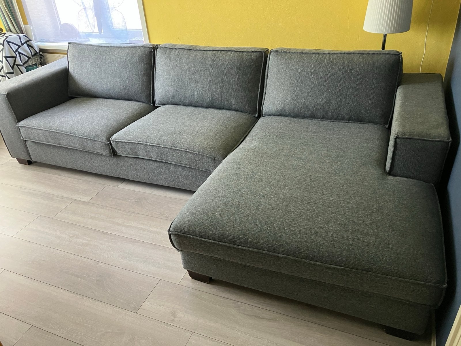 Grijze hoekbank (340cm) met chaise longue, Huis en Inrichting, Banken | Bankstellen, Ophalen, Gebruikt, 100 tot 125 cm, Hoekbank