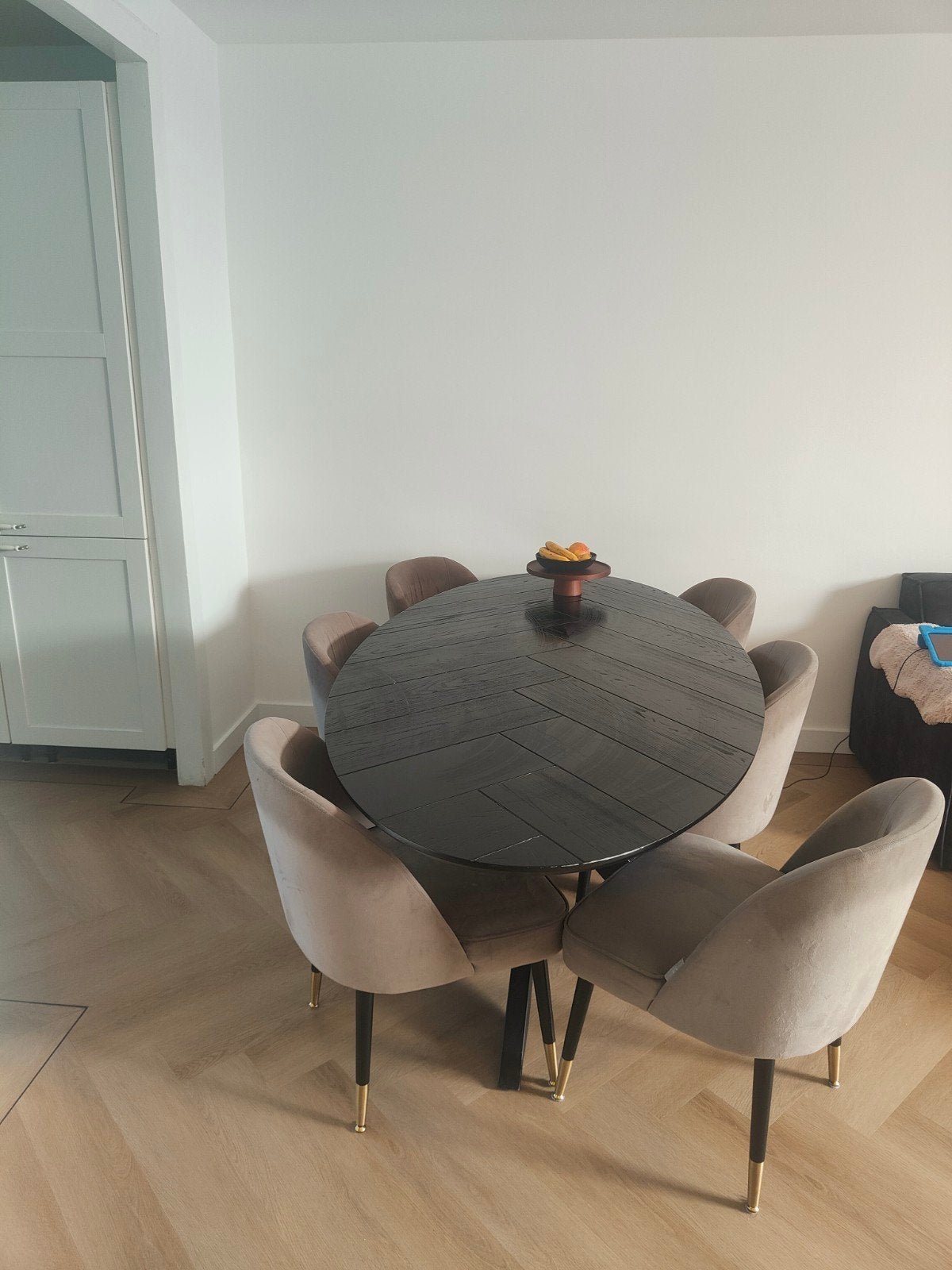 salontafel van visgraat patroon eettafel met 6 stoelen bank, Ophalen