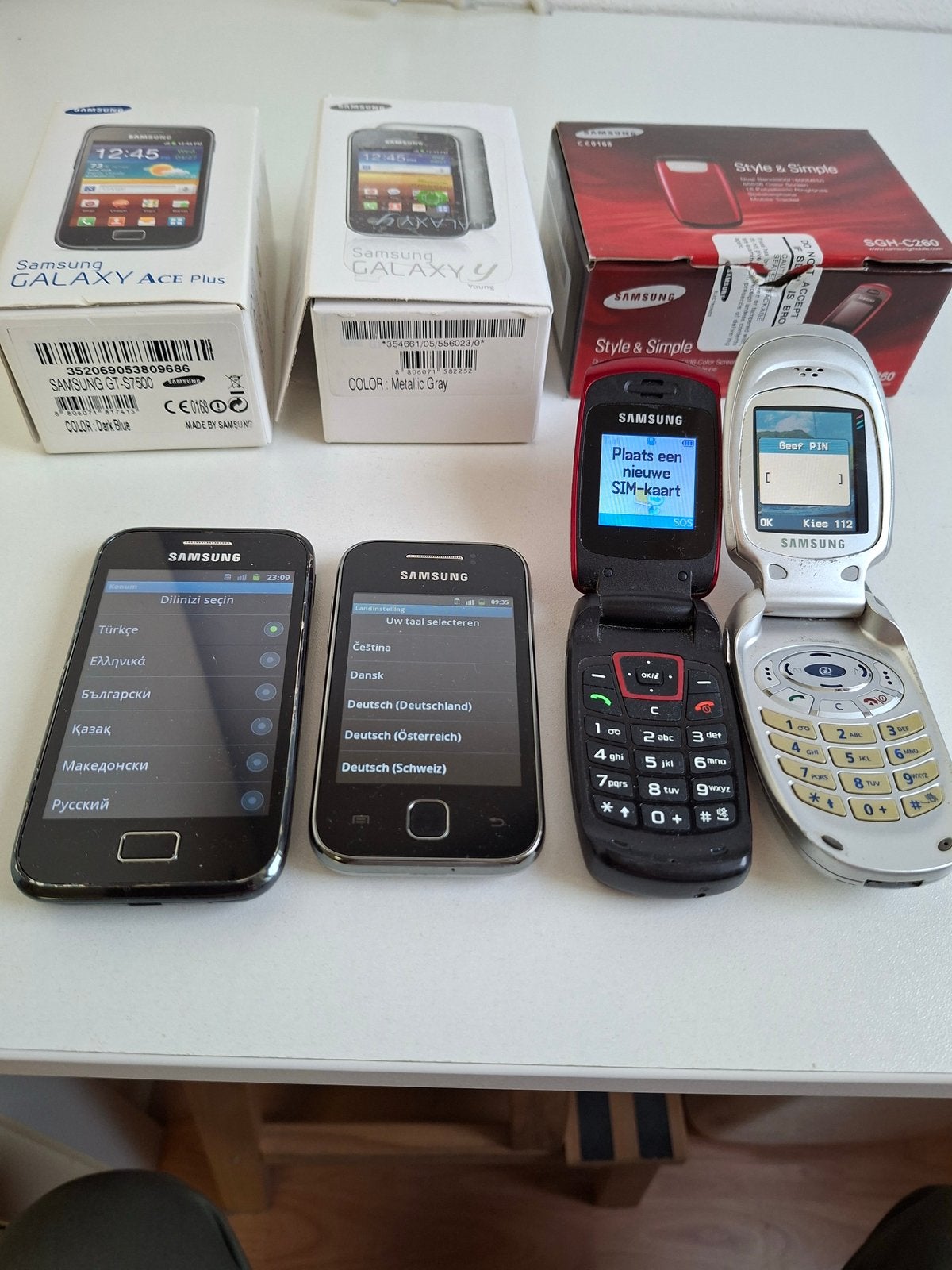 Ik heb hier 4 werkende Samsung telefoons mooie kleine toeste, 64 GB, Ophalen of Verzenden, Zo goed als nieuw, Zwart