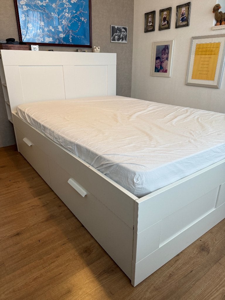 2 persoonsbed met hoofdeinde