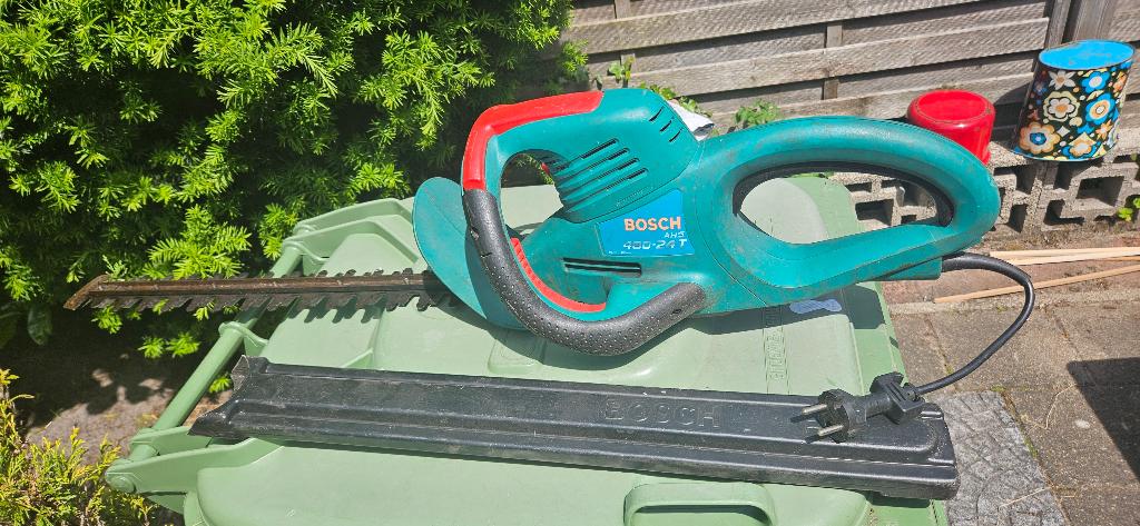 Bosch heggenschaar (Model 600 H48 100) – € 15,, Ophalen of Verzenden, Gebruikt, Elektrisch, Bosch