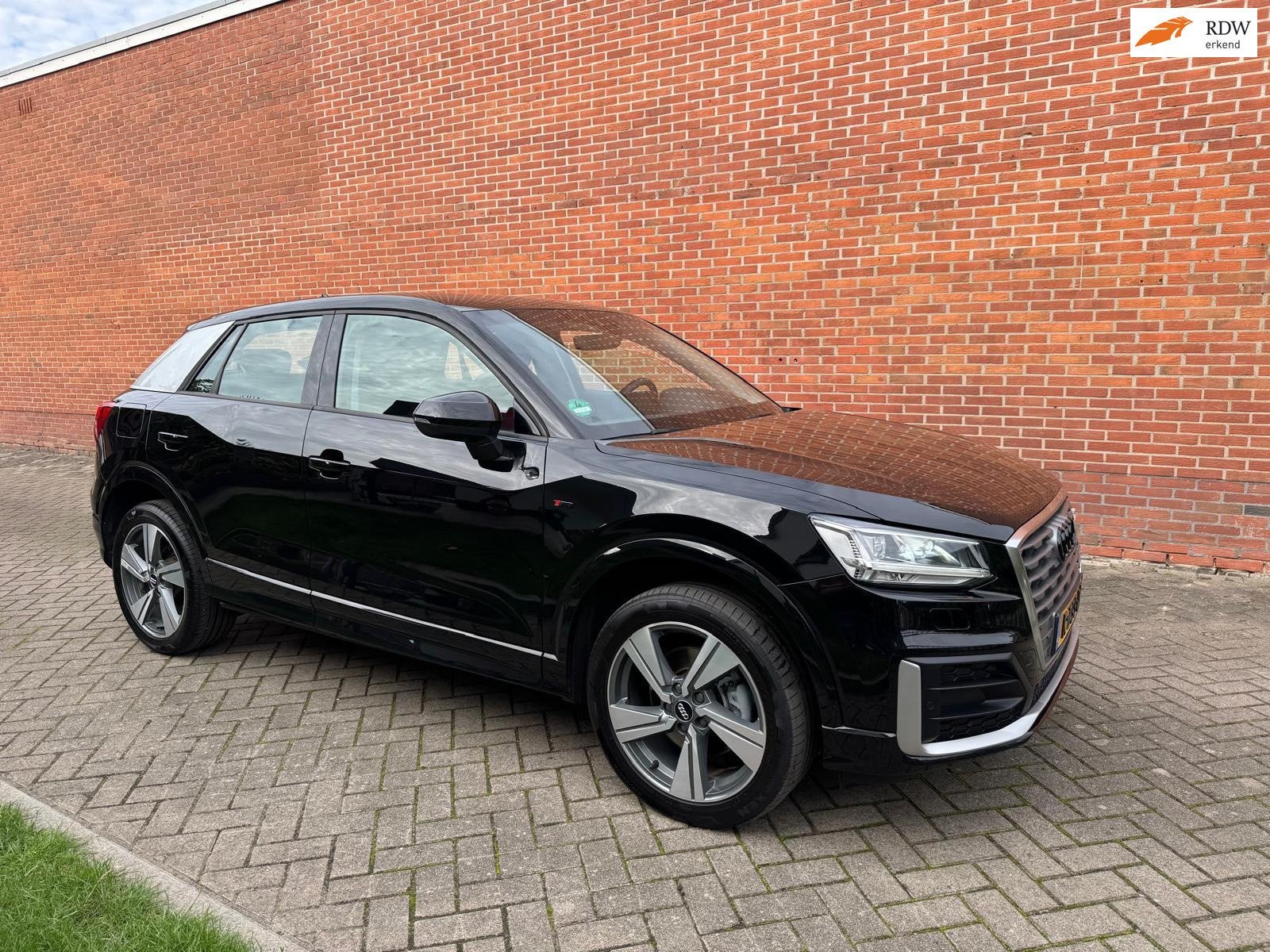 Audi Q2 1.4 TFSI CoD Design Pro S-Line Plus, Auto's, Gebruikt, 4 cilinders, 150 pk, Zwart