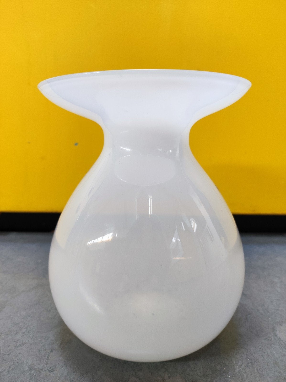 Opaline Ikea vaas, Huis en Inrichting, Woonaccessoires | Vazen, Ophalen of Verzenden, Zo goed als nieuw, Overige kleuren, Glas