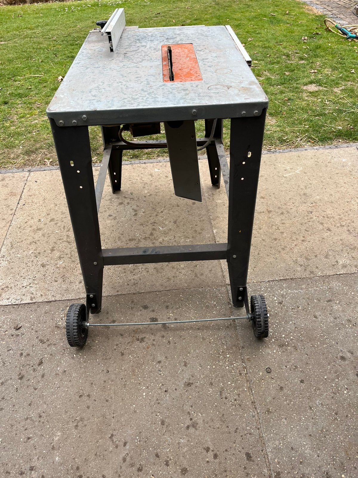 Huvema zaagtafel, Ophalen, Cirkelzaag, 70 mm of meer, Zo goed als nieuw