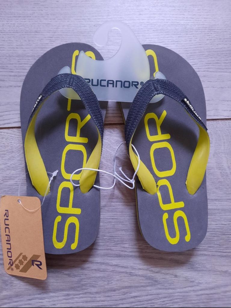 Nieuw! Rucanor slippers teenslippers grijs geel maat 32, Jongen of Meisje, Overige typen, Ophalen of Verzenden, Rucanor